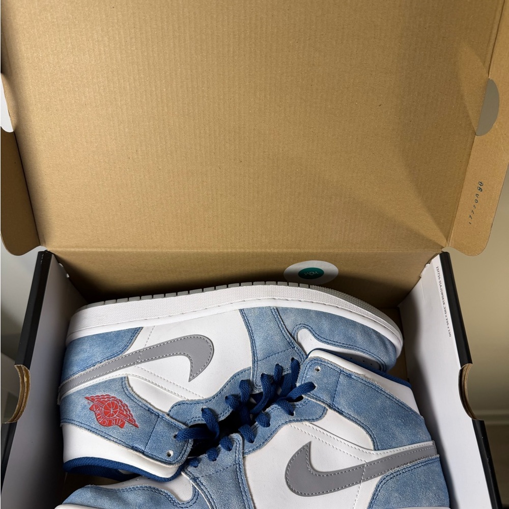 Jordan 1 Mid French Blue Fire Red - Picture 2 of 13